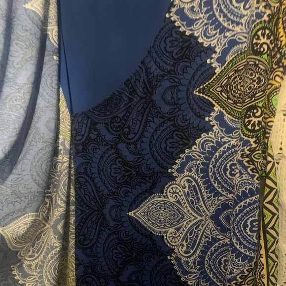Cache’ Blue Paisley Wrap Dress Womens Size Large Beautiful Colors & Print - Picture 6 of 8